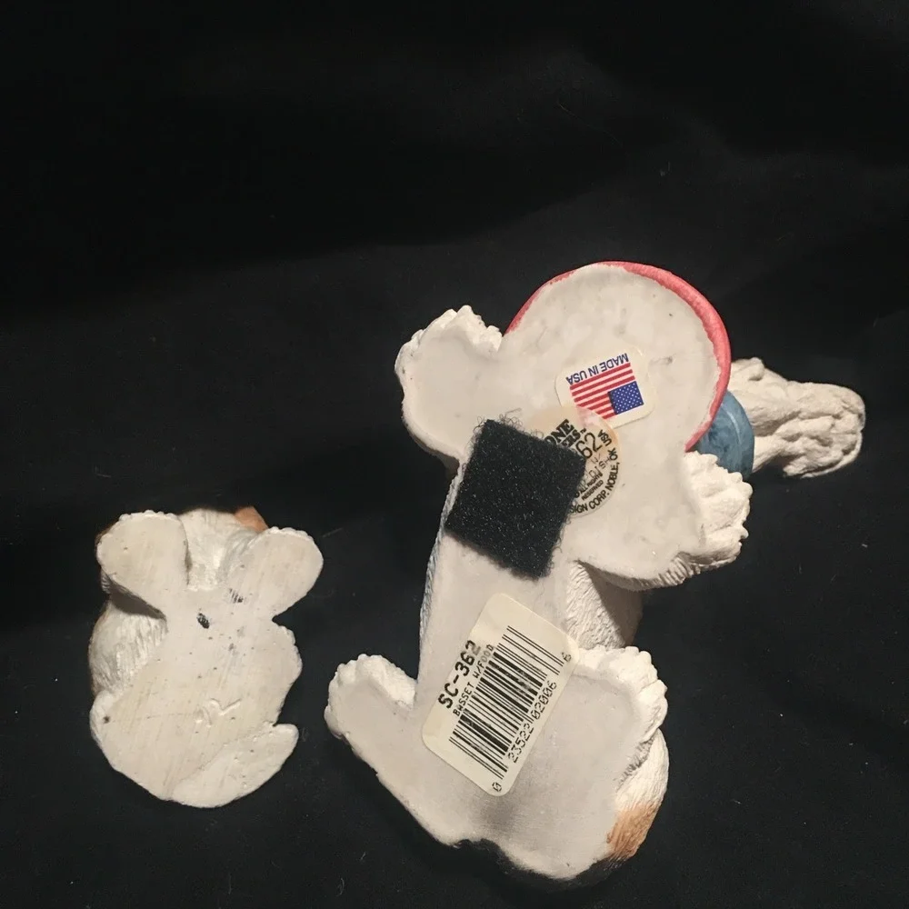 Stone Critters Majestic Basset Hounds with Food Dish Ears Pinned‎ Back Figurine
